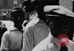 Immagine di I bambini della scuola entrano nelle scuole New York City USA, 1929, secondo 38 filmato di repertorio 65675052211