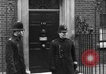 Standbild König Edward VIII übergibt Thron London England Vereinigtes Königreich, 1936, aus Sekunde 26 historischem Filmmaterial Videoclip 65675052222