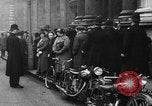 Standbild König Edward VIII übergibt Thron London England Vereinigtes Königreich, 1936, aus Sekunde 28 historischem Filmmaterial Videoclip 65675052222