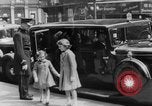 Standbild König Edward VIII übergibt Thron London England Vereinigtes Königreich, 1936, aus Sekunde 32 historischem Filmmaterial Videoclip 65675052222