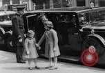 Standbild König Edward VIII übergibt Thron London England Vereinigtes Königreich, 1936, aus Sekunde 33 historischem Filmmaterial Videoclip 65675052222