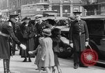 Standbild König Edward VIII übergibt Thron London England Vereinigtes Königreich, 1936, aus Sekunde 40 historischem Filmmaterial Videoclip 65675052222