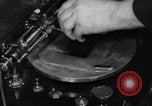 Standbild Plattenspieler Kabel Foto system United States USA, 1936, aus Sekunde 11 historischem Filmmaterial Videoclip 65675052224