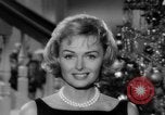 Immagine di Donna Reed e legami di risparmio United States USA, 1961, secondo 27 filmato di repertorio 65675052225