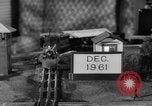 Immagine di Donna Reed e legami di risparmio United States USA, 1961, secondo 43 filmato di repertorio 65675052225
