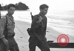 Standbild US Army Piloten fliegen Stinson L-5 Sentinal Flugzeug Palawan Philippinen, 1945, aus Sekunde 1 historischem Filmmaterial Videoclip 65675052254