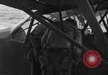 Standbild US Army Piloten fliegen Stinson L-5 Sentinal Flugzeug Palawan Philippinen, 1945, aus Sekunde 8 historischem Filmmaterial Videoclip 65675052254