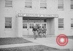 Standbild Procurement officers Dayton Ohio USA, 1947, aus Sekunde 3 historischem Filmmaterial Videoclip 65675052261