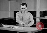 Standbild Procurement officers Dayton Ohio USA, 1947, aus Sekunde 12 historischem Filmmaterial Videoclip 65675052261