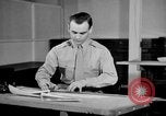 Standbild Procurement officers Dayton Ohio USA, 1947, aus Sekunde 13 historischem Filmmaterial Videoclip 65675052261