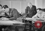 Standbild Procurement officers Dayton Ohio USA, 1947, aus Sekunde 15 historischem Filmmaterial Videoclip 65675052261