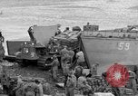 Standbild USA Soldaten Kiska Aleutian Islands Alaska USA, 1943, aus Sekunde 9 historischem Filmmaterial Videoclip 65675052274