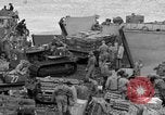 Standbild USA Soldaten Kiska Aleutian Islands Alaska USA, 1943, aus Sekunde 16 historischem Filmmaterial Videoclip 65675052274