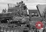 Standbild USA Soldaten Kiska Aleutian Islands Alaska USA, 1943, aus Sekunde 45 historischem Filmmaterial Videoclip 65675052274