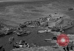 Standbild Caterpillar Tractor Kiska Aleutian Islands Alaska USA, 1943, aus Sekunde 37 historischem Filmmaterial Videoclip 65675052275