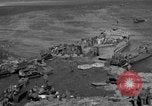 Standbild Caterpillar Tractor Kiska Aleutian Islands Alaska USA, 1943, aus Sekunde 42 historischem Filmmaterial Videoclip 65675052275