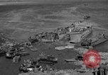 Standbild Caterpillar Tractor Kiska Aleutian Islands Alaska USA, 1943, aus Sekunde 53 historischem Filmmaterial Videoclip 65675052275