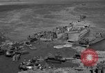 Standbild Caterpillar Tractor Kiska Aleutian Islands Alaska USA, 1943, aus Sekunde 55 historischem Filmmaterial Videoclip 65675052275