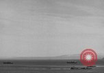Standbild Caterpillar Tractor Kiska Aleutian Islands Alaska USA, 1943, aus Sekunde 60 historischem Filmmaterial Videoclip 65675052275