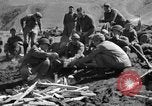 Standbild USA Soldaten Kiska Aleutian Islands Alaska USA, 1943, aus Sekunde 50 historischem Filmmaterial Videoclip 65675052276