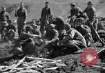 Standbild USA Soldaten Kiska Aleutian Islands Alaska USA, 1943, aus Sekunde 60 historischem Filmmaterial Videoclip 65675052276