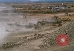 Standbild rock Crusher Phan Rang Vietnam, 1966, aus Sekunde 35 historischem Filmmaterial Videoclip 65675052277