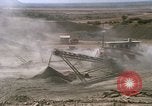 Standbild rock Crusher Phan Rang Vietnam, 1966, aus Sekunde 56 historischem Filmmaterial Videoclip 65675052277