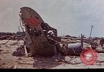 Standbild 4 US-Marine Division in der Schlacht Marshall Inseln, 1944, aus Sekunde 20 historischem Filmmaterial Videoclip 65675052298