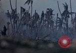 Standbild 4 US-Marine Division in der Schlacht Marshall Inseln, 1944, aus Sekunde 34 historischem Filmmaterial Videoclip 65675052298