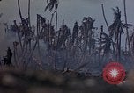 Standbild 4 US-Marine Division in der Schlacht Marshall Inseln, 1944, aus Sekunde 35 historischem Filmmaterial Videoclip 65675052298
