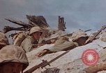 Standbild 4 US-Marine Division in der Schlacht Marshall Inseln, 1944, aus Sekunde 45 historischem Filmmaterial Videoclip 65675052298