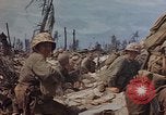 Standbild 4 US-Marine Division in der Schlacht Marshall Inseln, 1944, aus Sekunde 50 historischem Filmmaterial Videoclip 65675052298