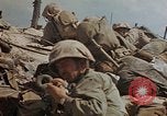 Standbild 4 US-Marine Division in der Schlacht Marshall Inseln, 1944, aus Sekunde 56 historischem Filmmaterial Videoclip 65675052298