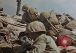 Standbild 4 US-Marine Division in der Schlacht Marshall Inseln, 1944, aus Sekunde 57 historischem Filmmaterial Videoclip 65675052298