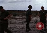 Standbild USA Soldaten Vietnam Bien Hoa Air Base, 1968, aus Sekunde 12 historischem Filmmaterial Videoclip 65675052302