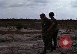 Standbild USA Soldaten Vietnam Bien Hoa Air Base, 1968, aus Sekunde 16 historischem Filmmaterial Videoclip 65675052302