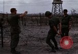 Standbild USA Soldaten Vietnam Bien Hoa Air Base, 1968, aus Sekunde 22 historischem Filmmaterial Videoclip 65675052302