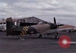 Immagine di Distrutto un1-E PIANO vietnamita Vietnam Hoa Bien Air Base, 1968, secondo 51 filmato di repertorio 65675052305