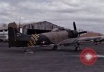 Immagine di Distrutto un1-E PIANO vietnamita Vietnam Hoa Bien Air Base, 1968, secondo 55 filmato di repertorio 65675052305