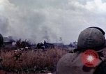 Immagine di I soldati americani in azione nel corso dell'offensiva del Tet Long Binh Vietnam, 1968, secondo 13 filmato di repertorio 65675052311
