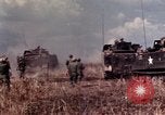 Immagine di I soldati americani in azione nel corso dell'offensiva del Tet Long Binh Vietnam, 1968, secondo 23 filmato di repertorio 65675052311