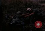 Immagine di I soldati americani in azione nel corso dell'offensiva del Tet Long Binh Vietnam, 1968, secondo 48 filmato di repertorio 65675052311