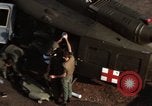Image MEDEVAC Saigon Vietnam Tan fils Base aérienne Nhut, 1968, de la seconde 30 séquences d'archives historiques vidéo 65675052317