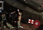 Image MEDEVAC Saigon Vietnam Tan fils Base aérienne Nhut, 1968, de la seconde 34 séquences d'archives historiques vidéo 65675052317