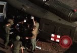 Image MEDEVAC Saigon Vietnam Tan fils Base aérienne Nhut, 1968, de la seconde 35 séquences d'archives historiques vidéo 65675052317