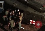 Image MEDEVAC Saigon Vietnam Tan fils Base aérienne Nhut, 1968, de la seconde 37 séquences d'archives historiques vidéo 65675052317