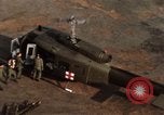 Image MEDEVAC Saigon Vietnam Tan fils Base aérienne Nhut, 1968, de la seconde 43 séquences d'archives historiques vidéo 65675052317