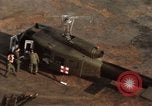 Image MEDEVAC Saigon Vietnam Tan fils Base aérienne Nhut, 1968, de la seconde 46 séquences d'archives historiques vidéo 65675052317