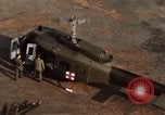 Image MEDEVAC Saigon Vietnam Tan fils Base aérienne Nhut, 1968, de la seconde 49 séquences d'archives historiques vidéo 65675052317