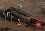 Image MEDEVAC Saigon Vietnam Tan fils Base aérienne Nhut, 1968, de la seconde 53 séquences d'archives historiques vidéo 65675052317